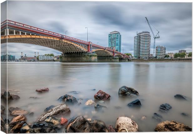  Vauxhall Bridge in London Canvas Print by Colin Evans