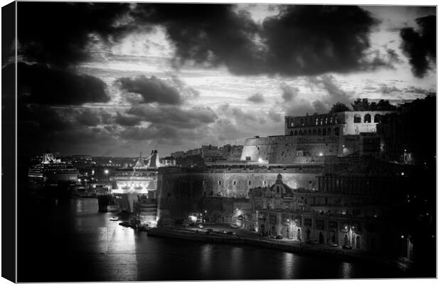 City Of Valletta In Malta At Twilight Canvas Print by Artur Bogacki