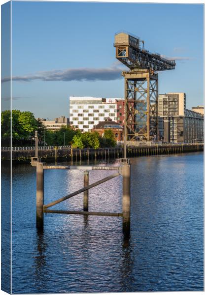 Finnieston Crane At River Clyde In Glasgow Canvas Print by Artur Bogacki