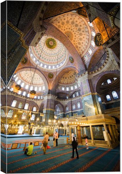 New Mosque Interior In Istanbul Canvas Print by Artur Bogacki