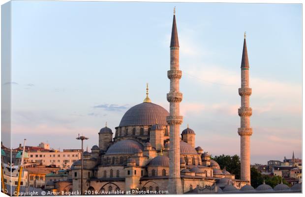 New Mosque in Istanbul Canvas Print by Artur Bogacki
