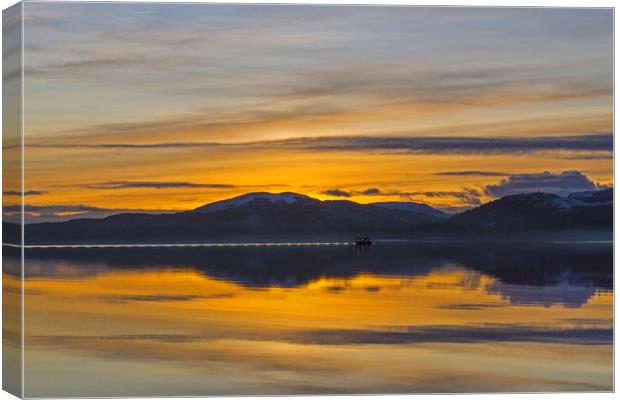 Fishing Boat on Loch Fyne Canvas Print by Rich Fotografi 