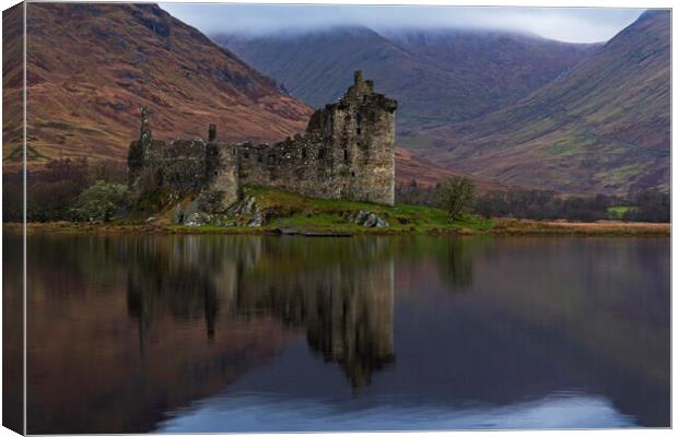 Kilchurn Castle, Loch Awe, Scotland. Canvas Print by Rich Fotografi 