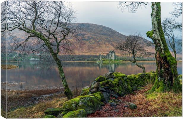 Winter at Kilchurn Castle, Loch Awe, Scotland. Canvas Print by Rich Fotografi 