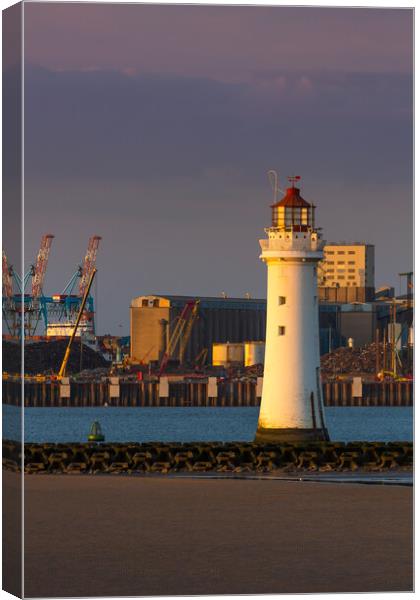 Perch Rock Lighthouse. Canvas Print by Bill Allsopp