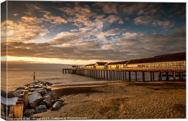 Dawn at Southwold. Canvas Print by Bill Allsopp