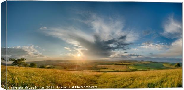 Cissbury Ring Sunset Canvas Print by Lee Milner