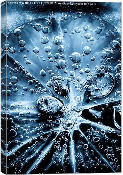 Cold blue lemon slice Canvas Print by Simon Bratt LRPS