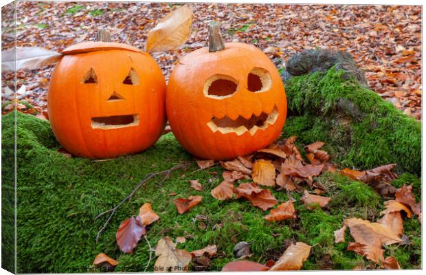 Scary pumpkins for halloween Canvas Print by Simon Bratt LRPS