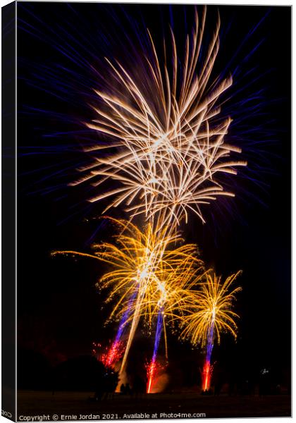 Fireworks 7103 Canvas Print by Ernie Jordan