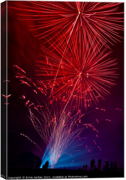 Fireworks 7114 Canvas Print by Ernie Jordan