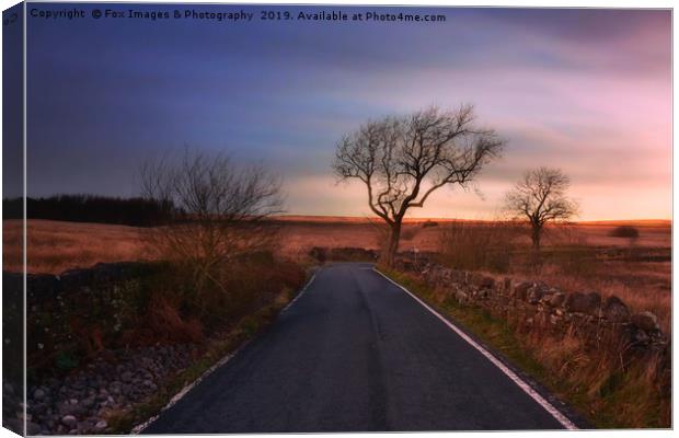  Sunset in Egerton lancashire Canvas Print by Derrick Fox Lomax