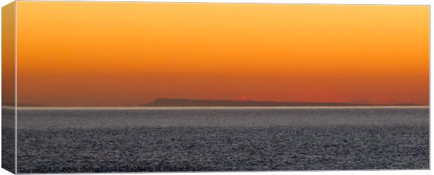 Burnt Orange Sunrise  pano Canvas Print by Beryl Curran