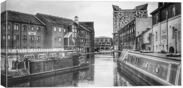 Birminghams Hidden Waterways Canvas Print by Beryl Curran