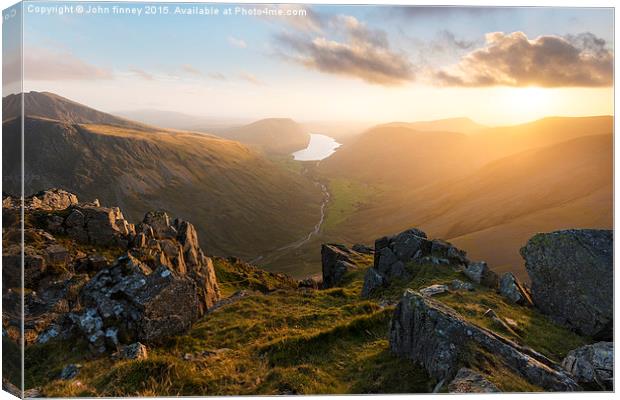 Great Gable sunset, Lake District.  Canvas Print by John Finney