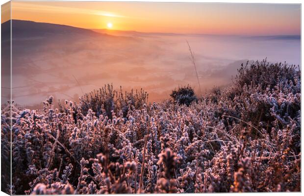 Win hill sunrise, Derbyshire Peak District Canvas Print by John Finney