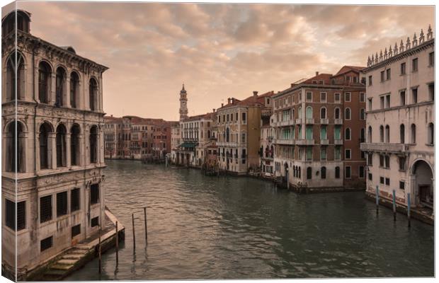 VENICE 09 Canvas Print by Tom Uhlenberg