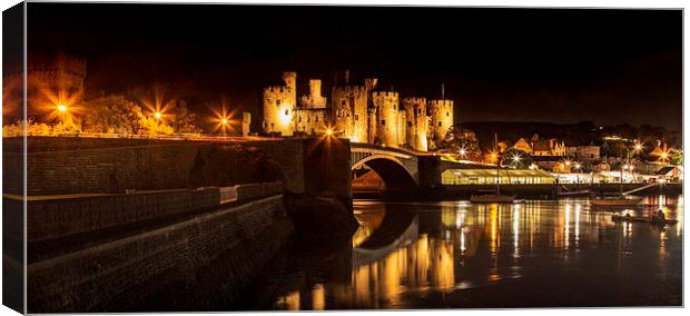  Conwy Castle  Canvas Print by Chris Evans