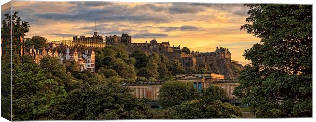  Beautiful Sunset over Edinburgh Castle Canvas Print by Miles Gray