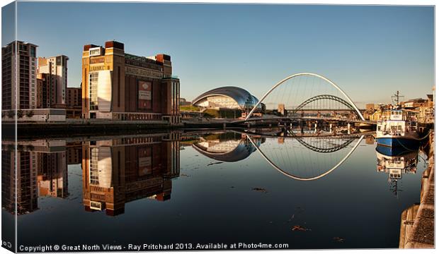 River Tyne Reflected Canvas Print by Ray Pritchard