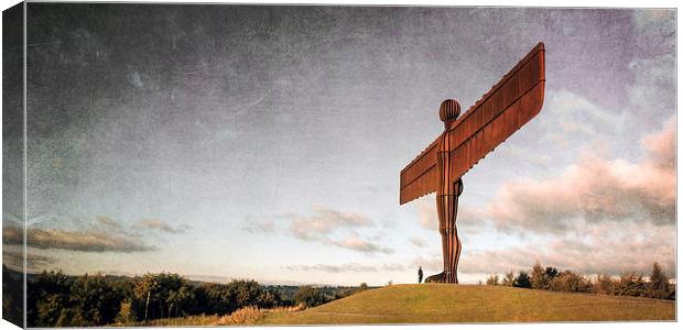Angel Of The North Textured Canvas Print by Ray Pritchard
