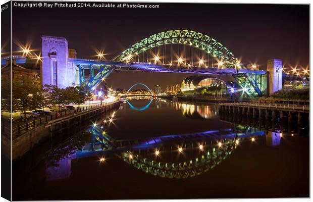  Tyne Bridge Canvas Print by Ray Pritchard