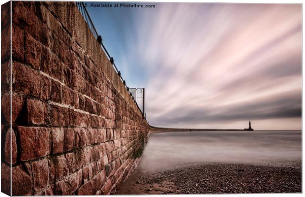  Roker Pier at Sunderland Canvas Print by Ray Pritchard