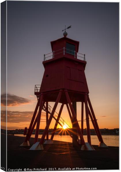 Herd Lighthouse at Sunset Canvas Print by Ray Pritchard