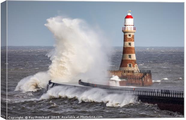 Rough Sea at Roker Lighthouse Canvas Print by Ray Pritchard