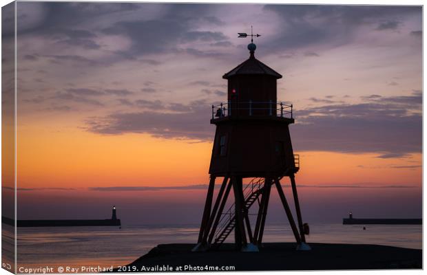 Herd Lighthouse Sunrise Canvas Print by Ray Pritchard