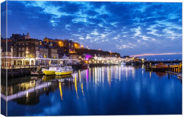 Whitby north Yorkshire Canvas Print by chris smith