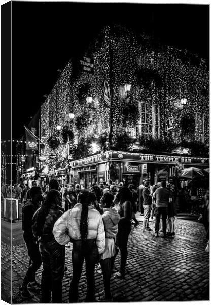 The Temple Bar Canvas Print by chris smith