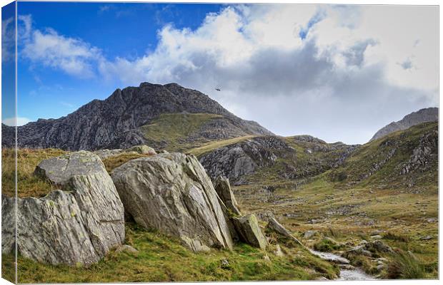 Snowdonia national park Rescue helicopter. Canvas Print by chris smith