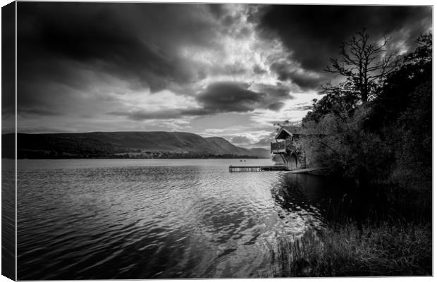 Boathouse  Canvas Print by chris smith