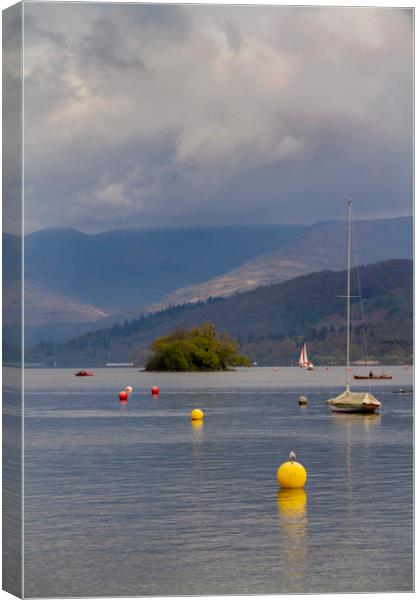 Lake Windermere  Canvas Print by chris smith