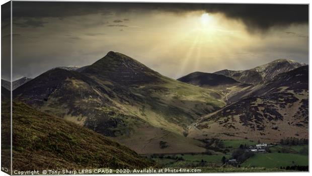 EASTERN FELLS OF DERWENT WATER VIEWED FROM CATBELL Canvas Print by Tony Sharp LRPS CPAGB