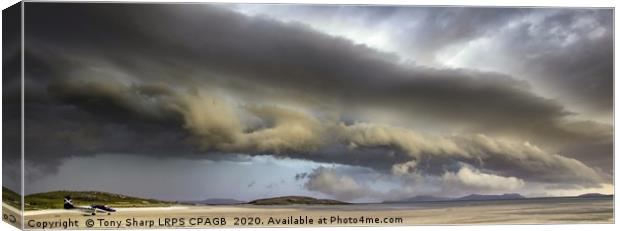 STORM APPROACHING Canvas Print by Tony Sharp LRPS CPAGB