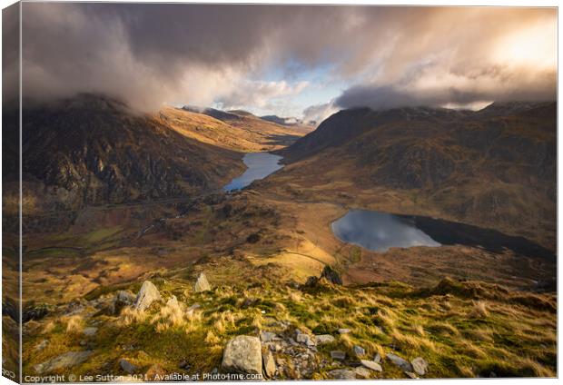 Ogwen valley view Canvas Print by Lee Sutton