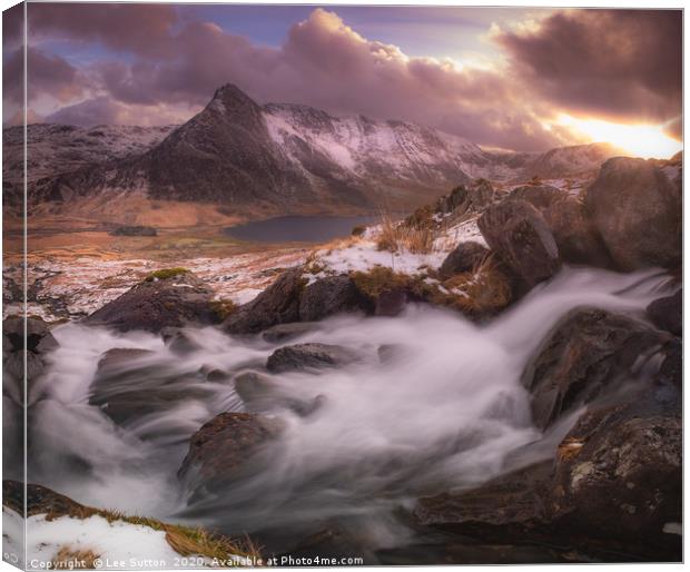 Across the valley Canvas Print by Lee Sutton