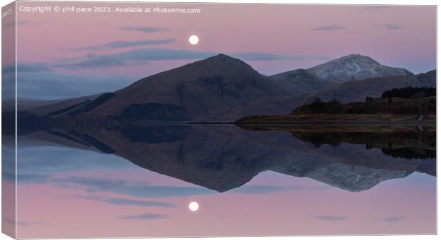 Loch Linnhe at sunrise Canvas Print by phil pace