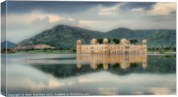 The Water Palace by Day Canvas Print by Peter Walmsley