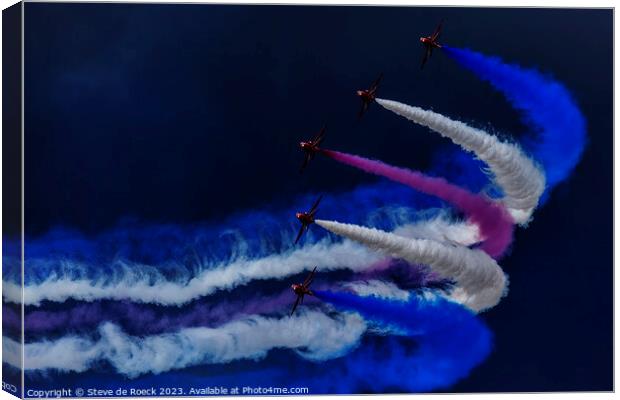 Red Arrows Aerobatic Display Team Canvas Print by Steve de Roeck