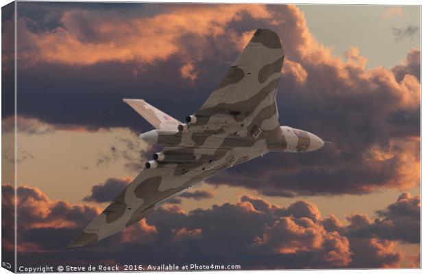 Avro Vulcan Flyby Canvas Print by Steve de Roeck