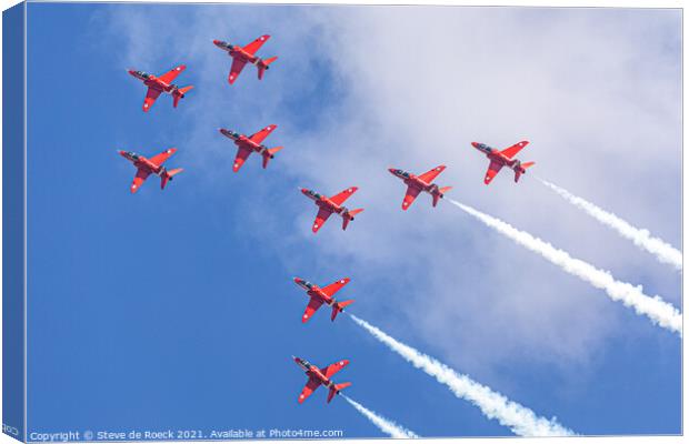 Red Arrows Display Formation Canvas Print by Steve de Roeck