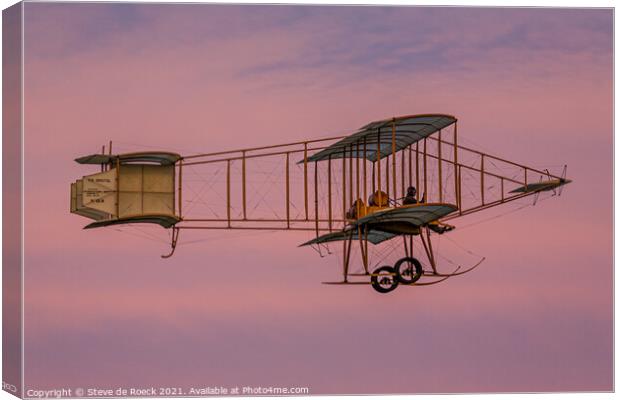 Bristol Boxkite In The Evening Sky Canvas Print by Steve de Roeck