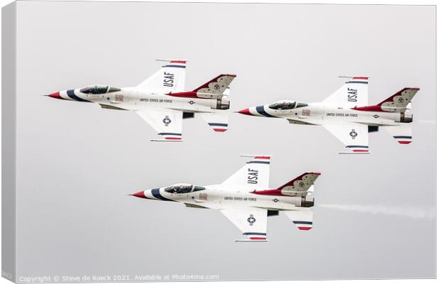 Thunderbirds Lockheed F16 Canvas Print by Steve de Roeck