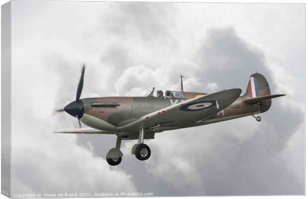 Spitfire Final Approach To Land Canvas Print by Steve de Roeck