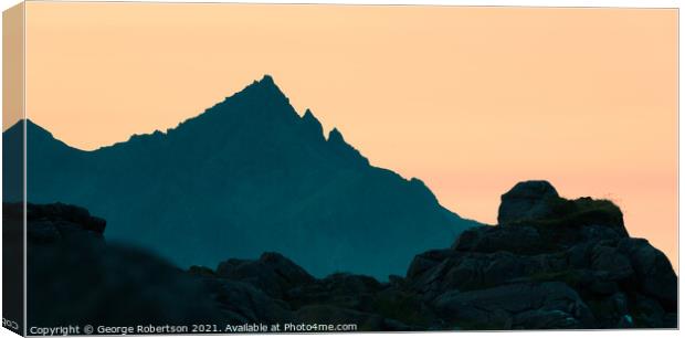 Sunset behing Sgurr nan Gillean Canvas Print by George Robertson