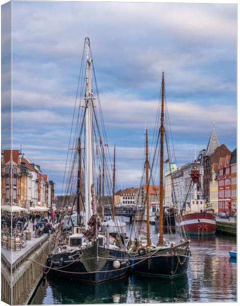The old harbour area of Nyhan in Copenhagen Canvas Print by George Robertson