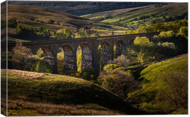 Looking down over Dent Head Viaduct Canvas Print by George Robertson